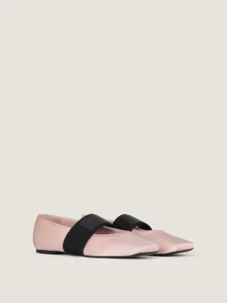Ballerinasko med firkantet snitt i sateng