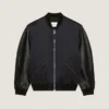 Bomberjakke i skinn og sateng med Givenchy Paris-broderi Bomberjakke i skinn og sateng med Givenchy Paris-broderi