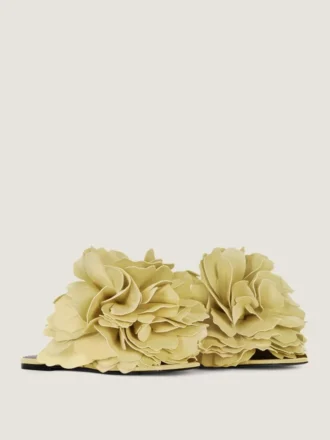 boudoir flate mules i skinn med rosenblader 1 2 330x440 - Boudoir flate mules i skinn med rosenblader