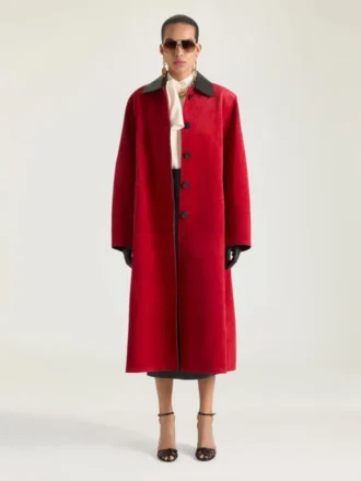 car coat i semsket skinn med skinnkrage 1 330x440 - Sandaler med h&aelig;l i lakkskinn