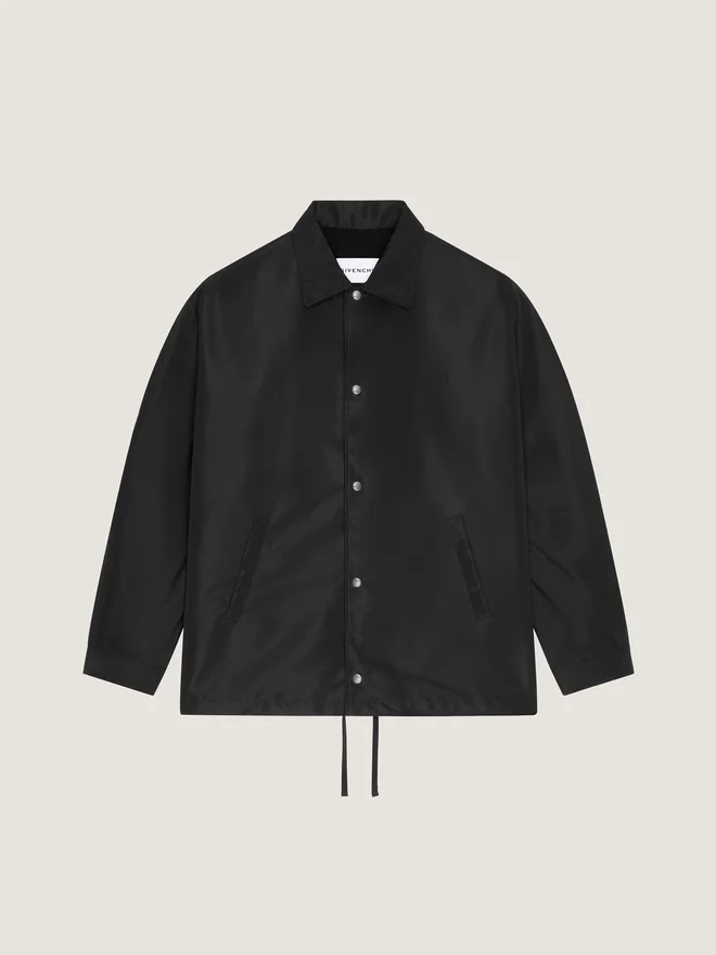 Couture-sømmet polyfaille-jakke med Givenchy Paris-merke Couture-sømmet polyfaille-jakke med Givenchy Paris-merke