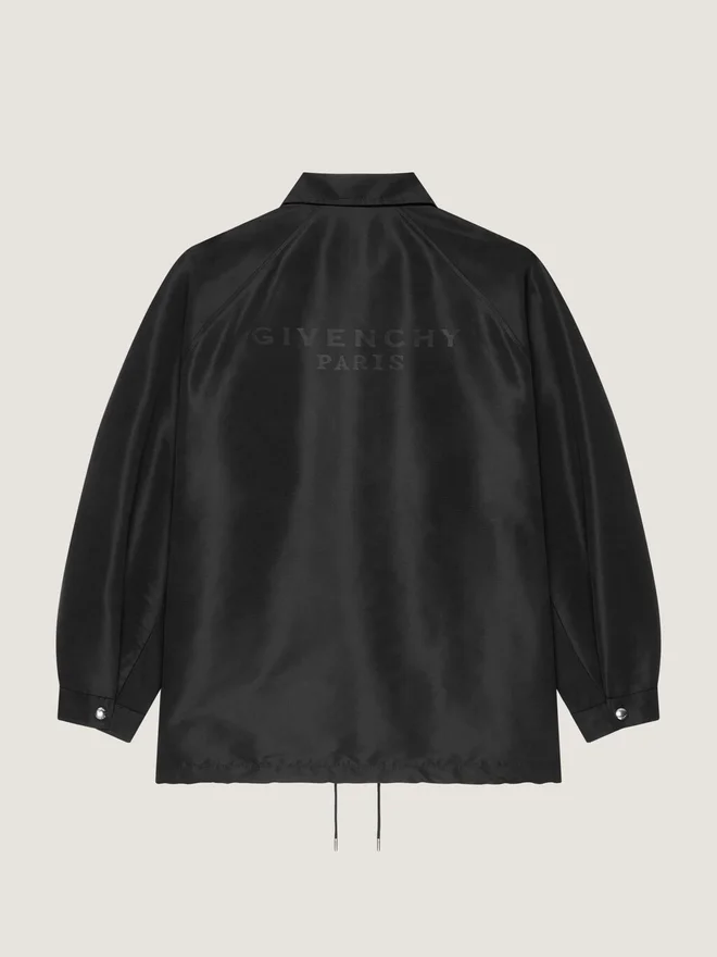 Couture-sømmet polyfaille-jakke med Givenchy Paris-merke Couture-sømmet polyfaille-jakke med Givenchy Paris-merke