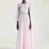 drapert aftenkjole i chiffon med krystaller og kappe drapert aftenkjole i chiffon med krystaller og kappe