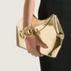 Facet Clutch i skinn med speileffekt Facet Clutch i skinn med speileffekt
