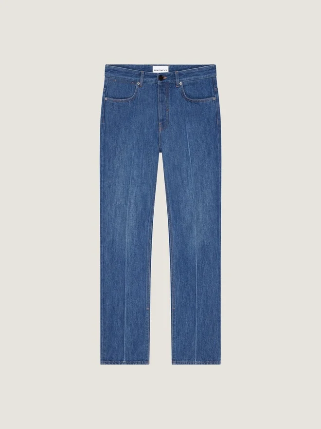 Jeans med rett passform, skyggevasket og med presselinjer Jeans med rett passform, skyggevasket og med presselinjer