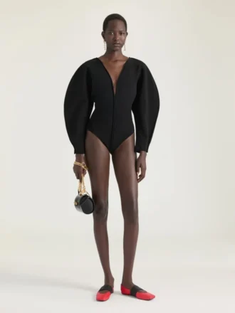 kokongbodysuit i spesialdesignet strikk