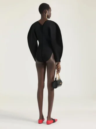 kokongbodysuit i spesialdesignet strikk