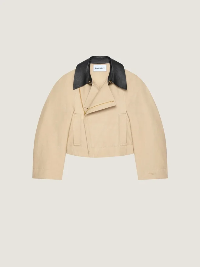 Kort peacoat med skinnkrage i bomull og ull Kort peacoat med skinnkrage i bomull og ull