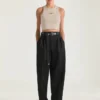 Kort tank-top i bomull med Givenchy Paris-trykk Kort tank-top i bomull med Givenchy Paris-trykk
