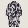 Kåpe i ulljacquard med dyremønster Kåpe i ulljacquard med dyremønster