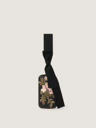 Kveldsklutch med blomsterbroderier og sløyfe