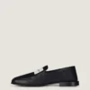 Label-loafers i skinnende skinn Label-loafers i skinnende skinn