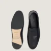 Label-loafers i skinnende skinn Label-loafers i skinnende skinn