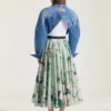 Lang, sirkulær skjørt i poplin med rosemønster Lang, sirkulær skjørt i poplin med rosemønster