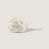 Liten roseblad-charm i nappaskinn Liten roseblad-charm i nappaskinn