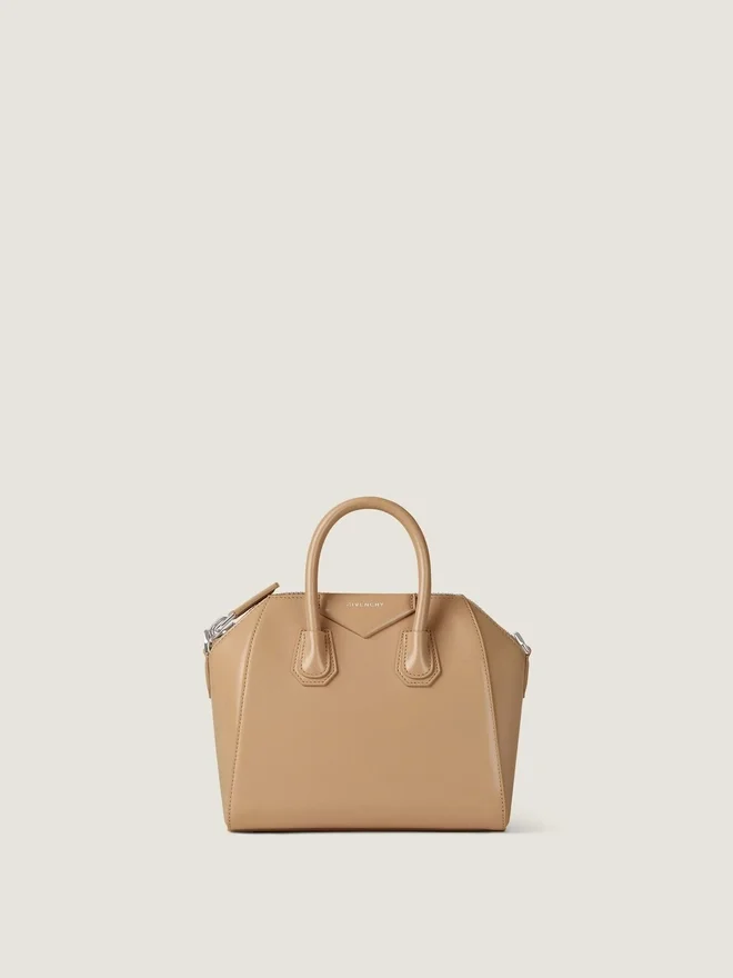 Mini Antigona Bag i Box-lær Mini Antigona Bag i Box-lær