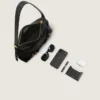 Mini Voyou Bag i skinnende skinn Mini Voyou Bag i skinnende skinn