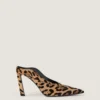 Mules med pigghæl i skinn med ponyeffekt og leopardmønster Mules med pigghæl i skinn med ponyeffekt og leopardmønster