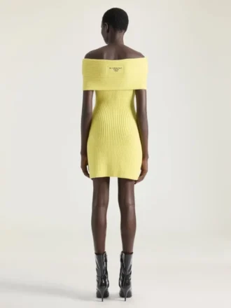Off-the-shoulder minikjole i ull