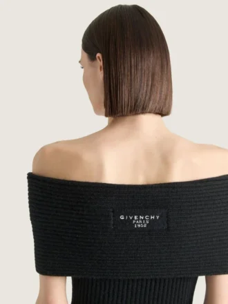 Off-the-shoulder minikjole i ull