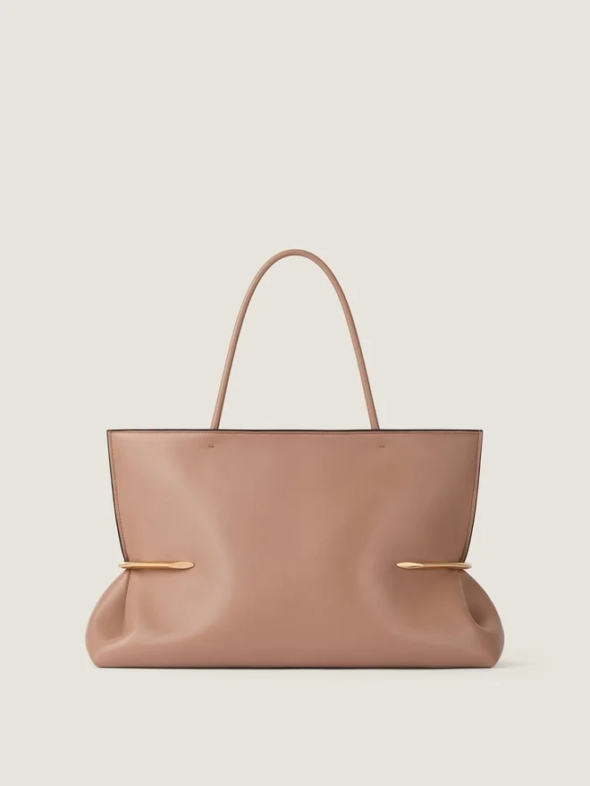 Pinch Squeezed horisontal totebag i nappaskinn Pinch Squeezed horisontal totebag i nappaskinn