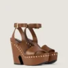 Platform-sandaler i lær med nitter Platform-sandaler i lær med nitter