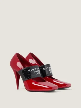 Pumps i lakkskinn med skåret, firkantet Givenchy-bånd