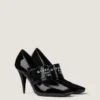 Pumps i lakkskinn med skåret, firkantet Givenchy-bånd Pumps i lakkskinn med skåret, firkantet Givenchy-bånd