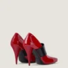 Pumps i lakkskinn med skåret, firkantet Givenchy-bånd Pumps i lakkskinn med skåret, firkantet Givenchy-bånd