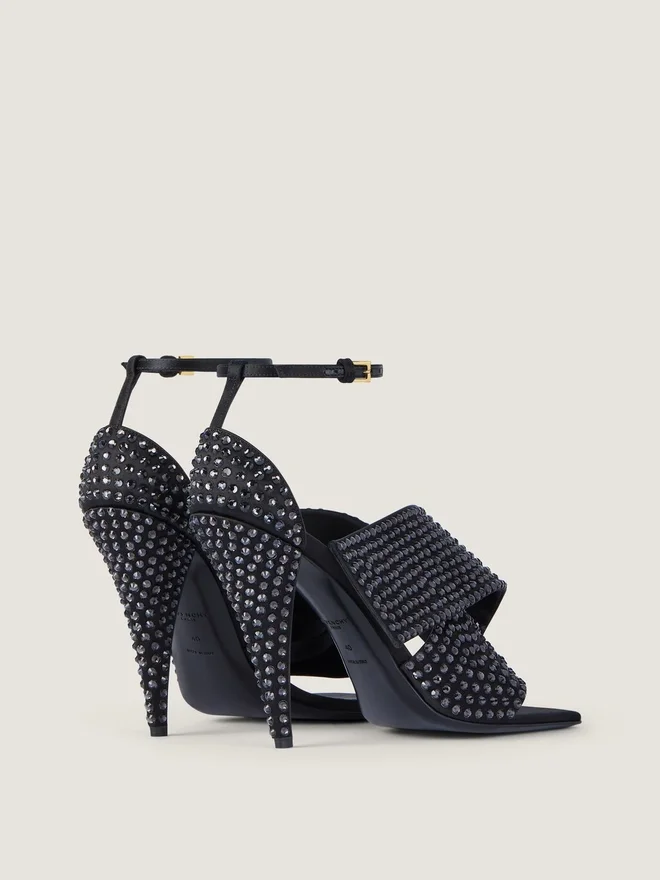 Sandaler med firkantet hæl i sateng med strass Sandaler med firkantet hæl i sateng med strass