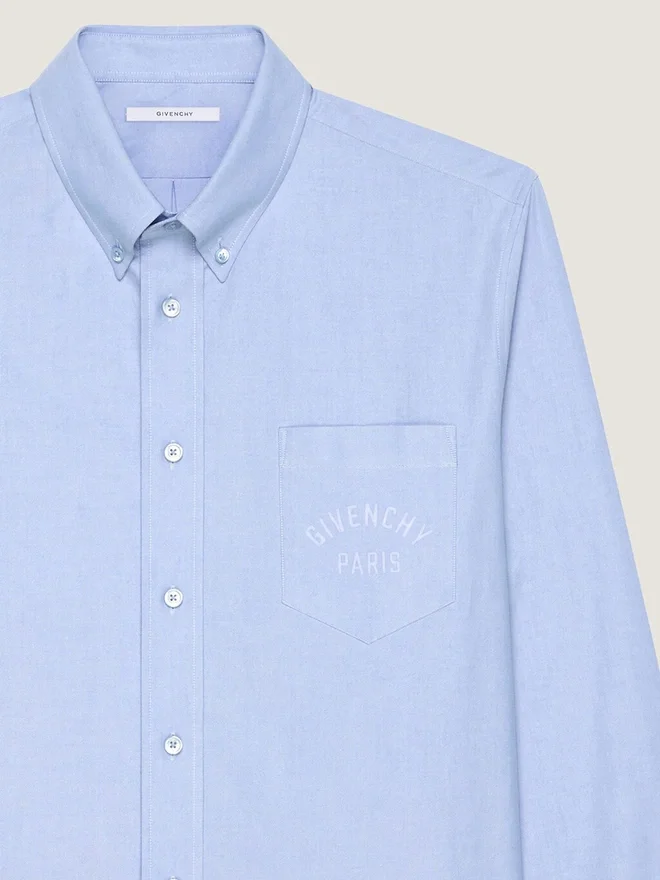 Skjorte i bomulls-oxford med Givenchy Paris-broderi Skjorte i bomulls-oxford med Givenchy Paris-broderi