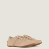 Slanke sneakers i mesh og semsket skinn