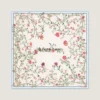 Square i silke med blomstertrykk