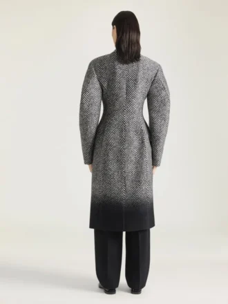 Tettsittende Cocoon-kåpe i jacquard med fiskebeinmønster i blandet ull
