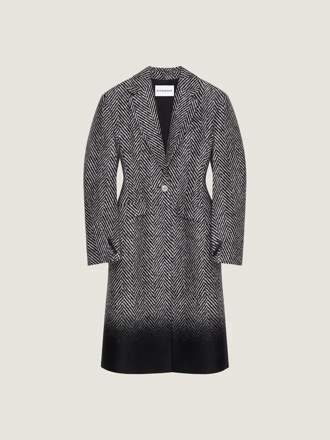 Tettsittende Cocoon-kåpe i jacquard med fiskebeinmønster i blandet ull Tettsittende Cocoon-kåpe i jacquard med fiskebeinmønster i blandet ull